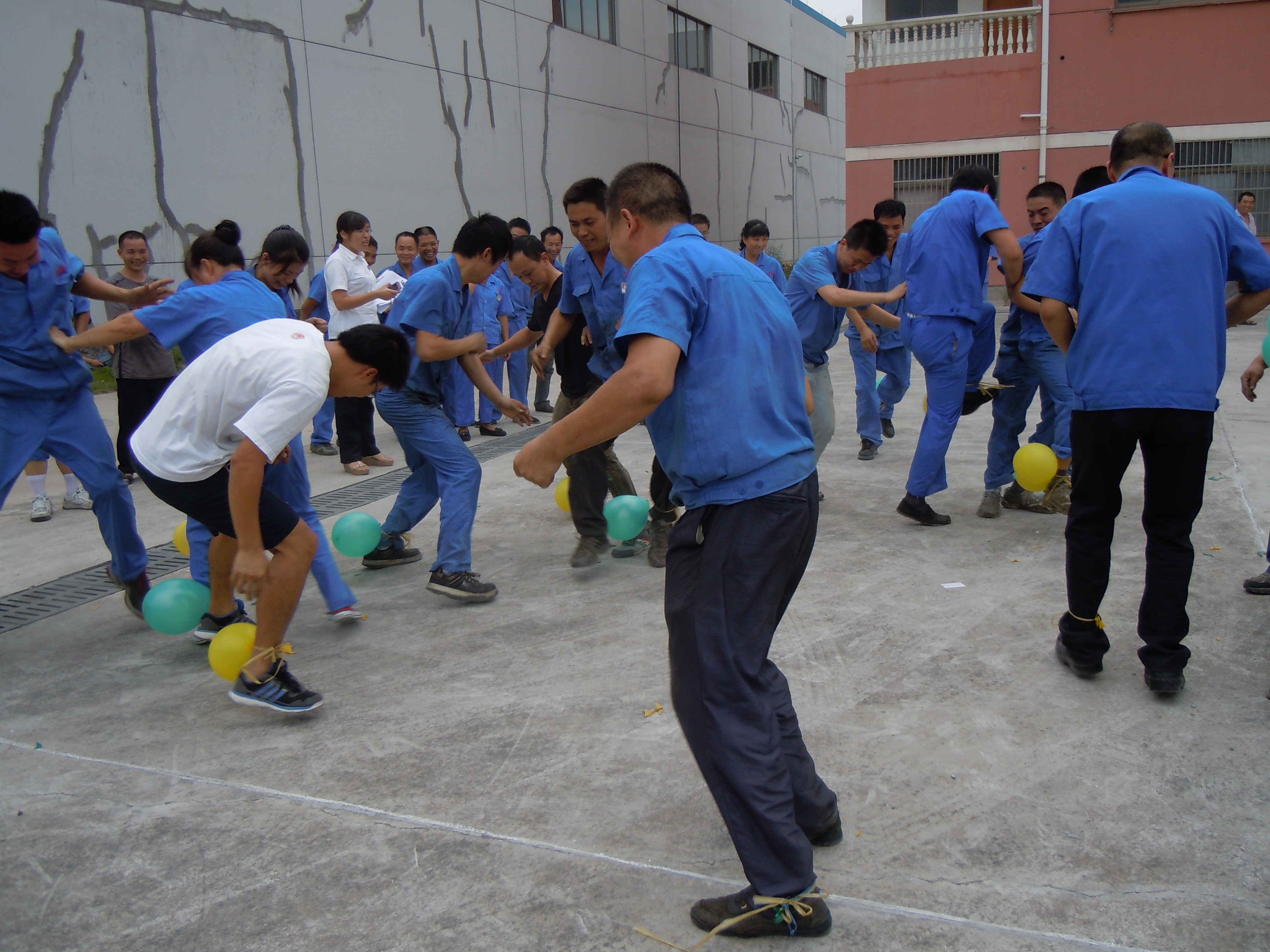 豐富的企業(yè)活動(dòng)(圖11) 豐富的企業(yè)活動(dòng)(圖11)